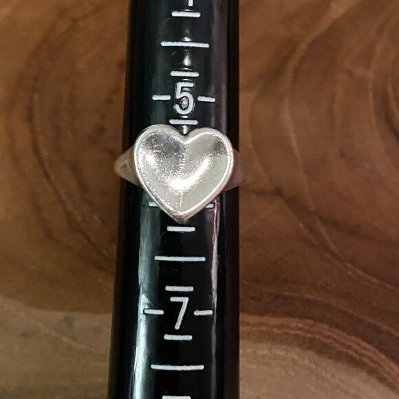 RETIRED James Avery Heart Ring, Size 6, Sterling Silver - Picture 3 of 3